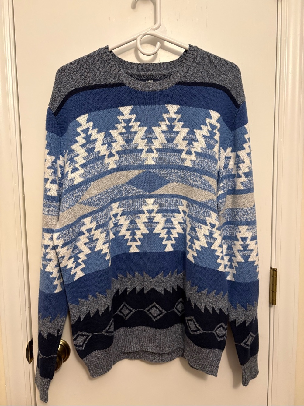 American Rag Blue Geometric Pattern Men’s Crewneck Sweater